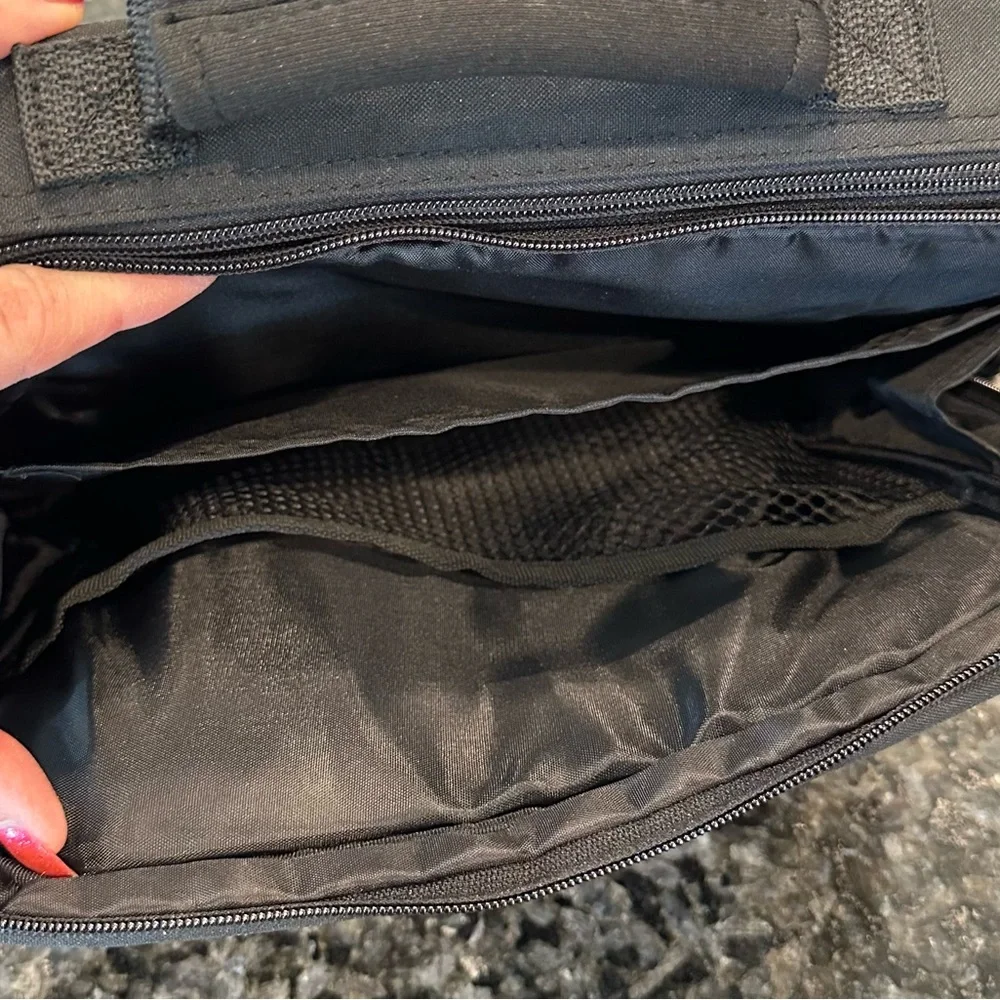 Targus black tablet laptop case